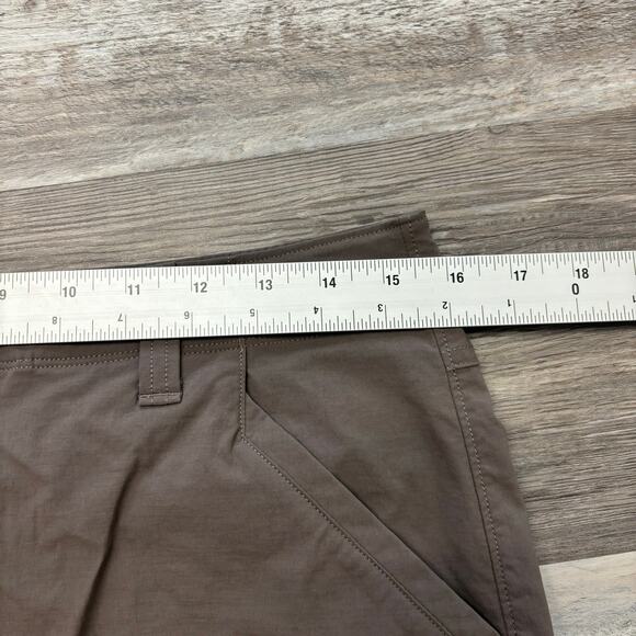 Under Armour Taupe Mens 32 Loose Heat Gear Hiking Athletic Shorts Polyester - Picture 6 of 11